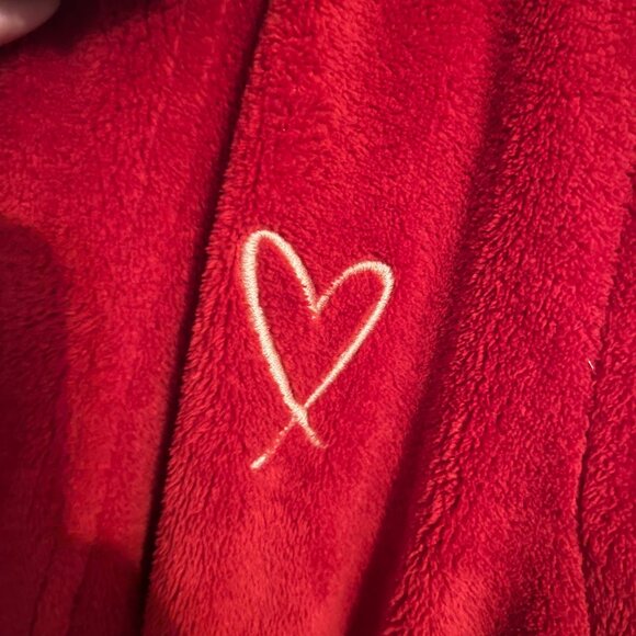 Victoria's Secret Red/ White Cozy Hooded Short Robe - Picture 2 of 4